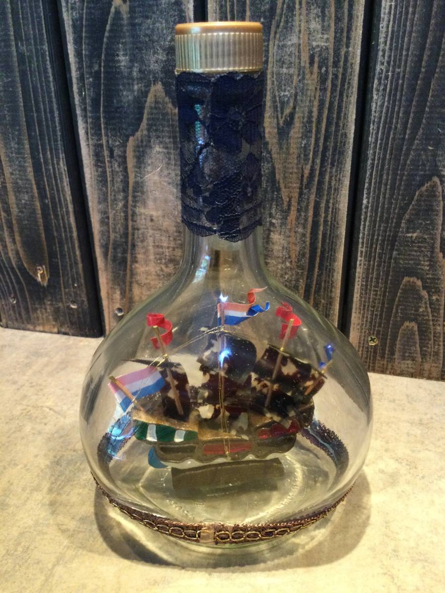 ニッカウヰスキーのボトルに入った べっ甲の帆船です。 【公式通販】