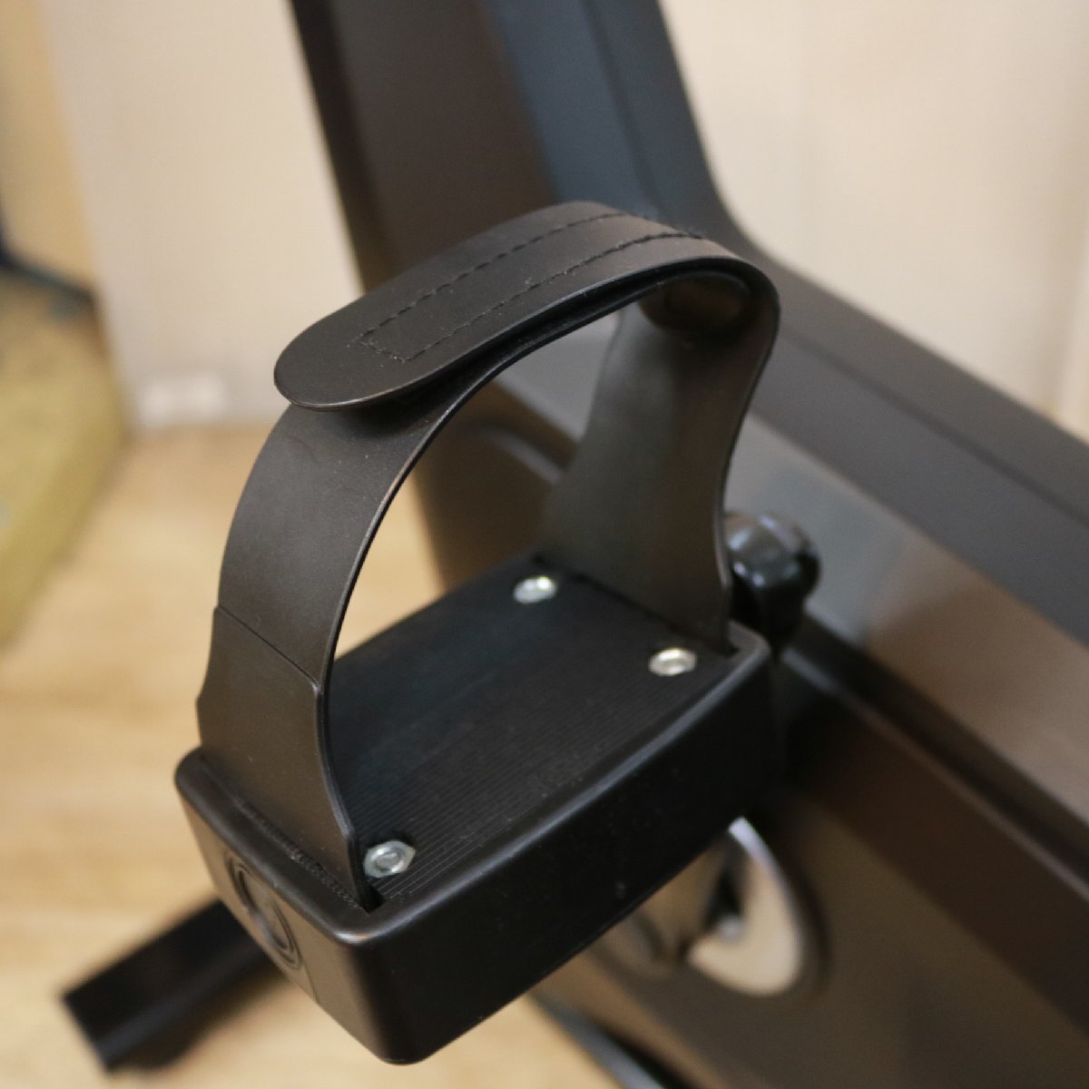 253)【美品】FITBOX FBX-002B_01 第3世代 スピンバイク エアロバイク 