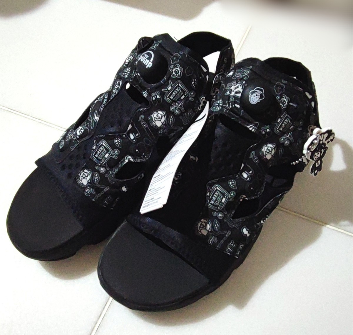 新品未使用 インスタポンプ フューリー サンダル リーボックXチョコムーコラボモデル 黒柄 27cm