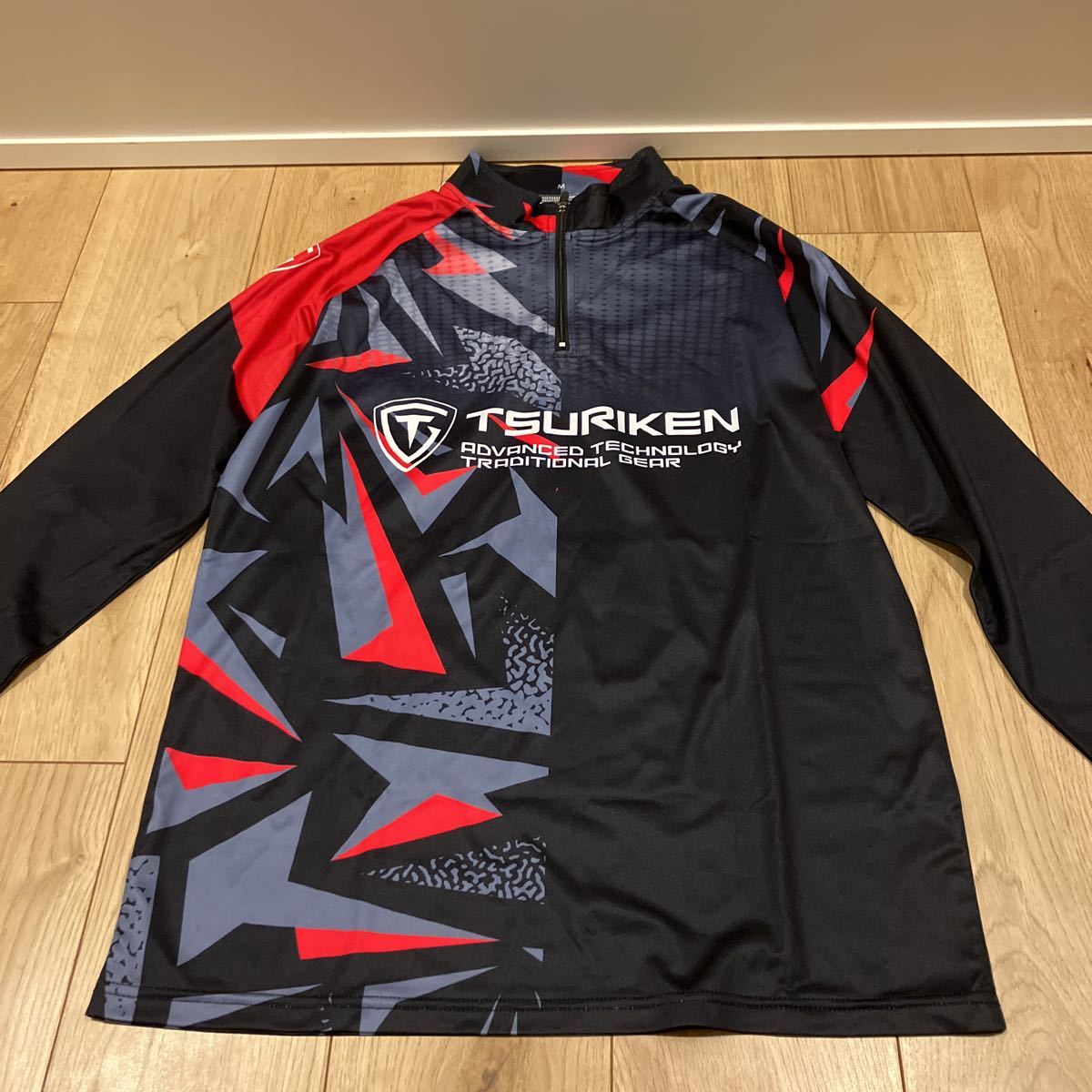 未使用　釣研　ジップシャツTZ221　レッド　Mサイズ