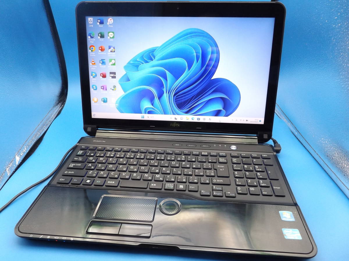 新品SSD512GB【Core i7】富士通LIFEBOOK/AH77/G☆シャイニーブラック 