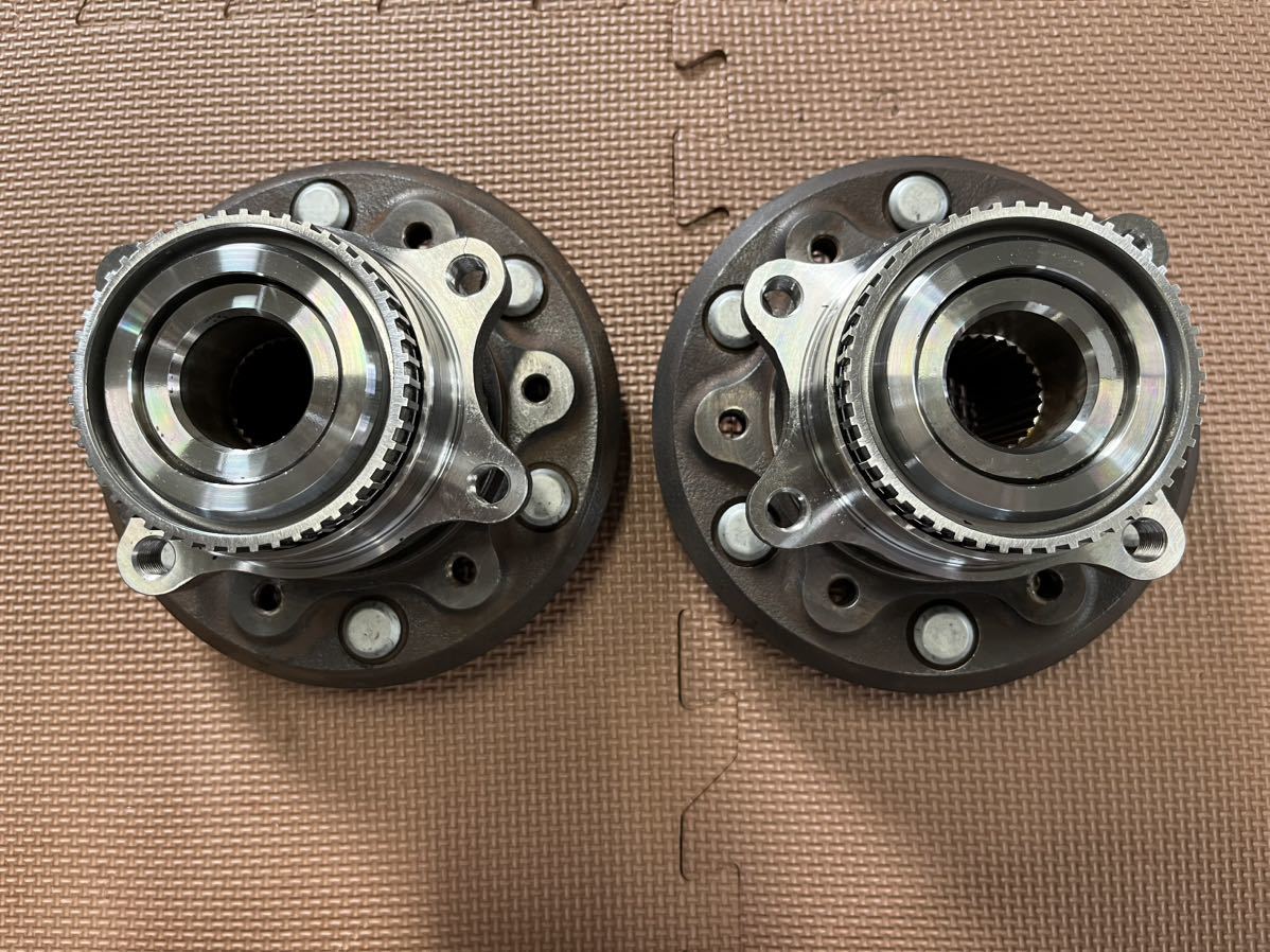 200系ハイエース 4WD用ハブ&ベアリング 2個 ハイエース 200系 200系ハイエース 4WD用ハブ&ベアリング 2個 ハイエース 200系