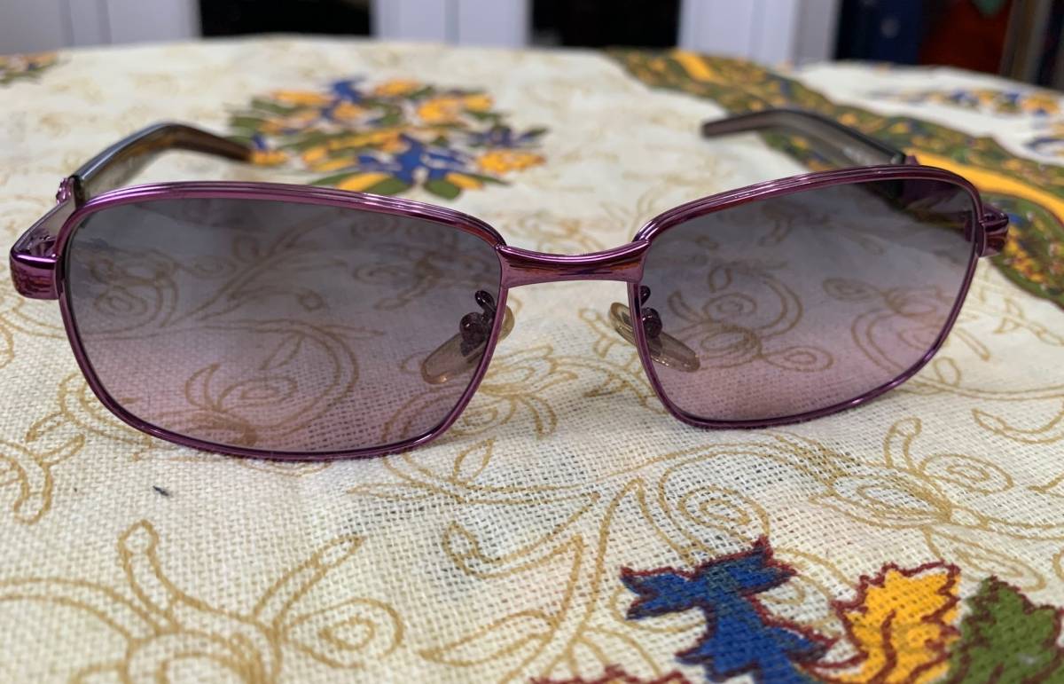 クローゼット整理　 イタリア製　ベルサーチ　VERSACE　サングラス　パーブル系　