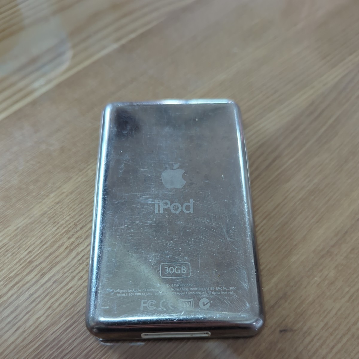 Apple iPod Classic 5th Gen 30GB Black A1136 - Works Great FREE