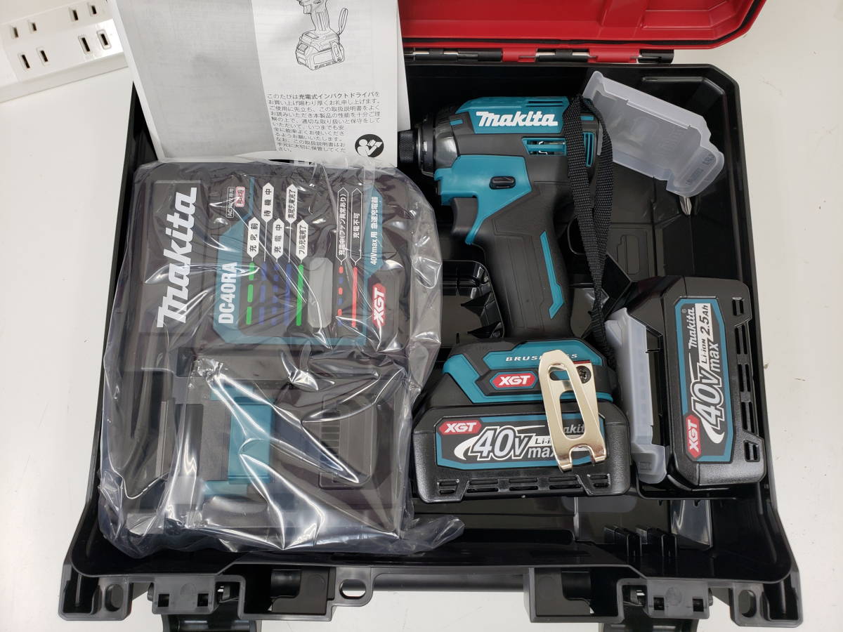 makita　マキタ　インパクトドライバー　TD002GRDX　ブルー　【新品未使用】　バッテリー2個　充電器　ケース