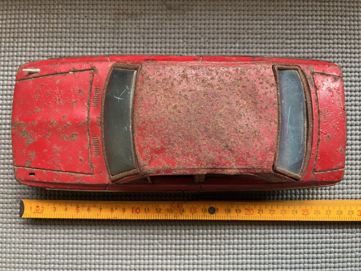 民家片付け品 ジャンク トヨタ カローラ KE10 ブリキ自動車 当時物
