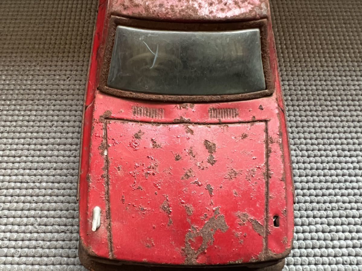 民家片付け品 ジャンク トヨタ カローラ KE10 ブリキ自動車 当時物