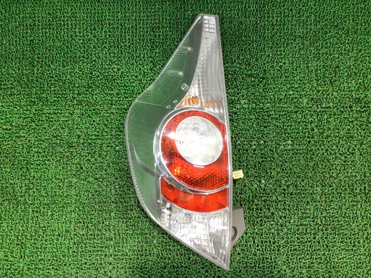 同梱不可】アクア NHP10 前期 左テールランプ LED 品番：81560-52690