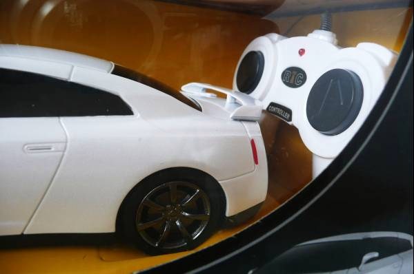 ■RASTAR R/C 1/24 NISSAN SKYLINE GT-R WHITE■スカイライン