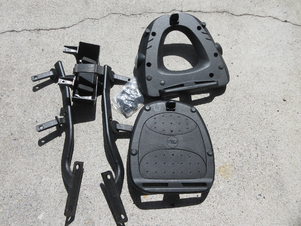 1000円 GIVI モノロックケース リアボックス E470/370 KAWASAKI 