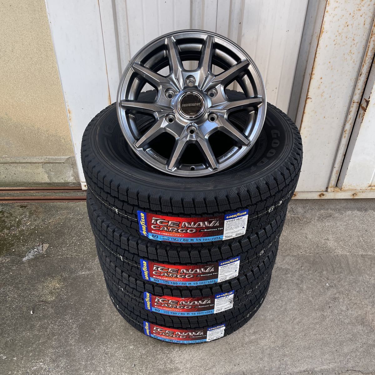 KG-25◇新品スタッドレス195/80R15 グッドイヤーアイスナビカーゴ 15 