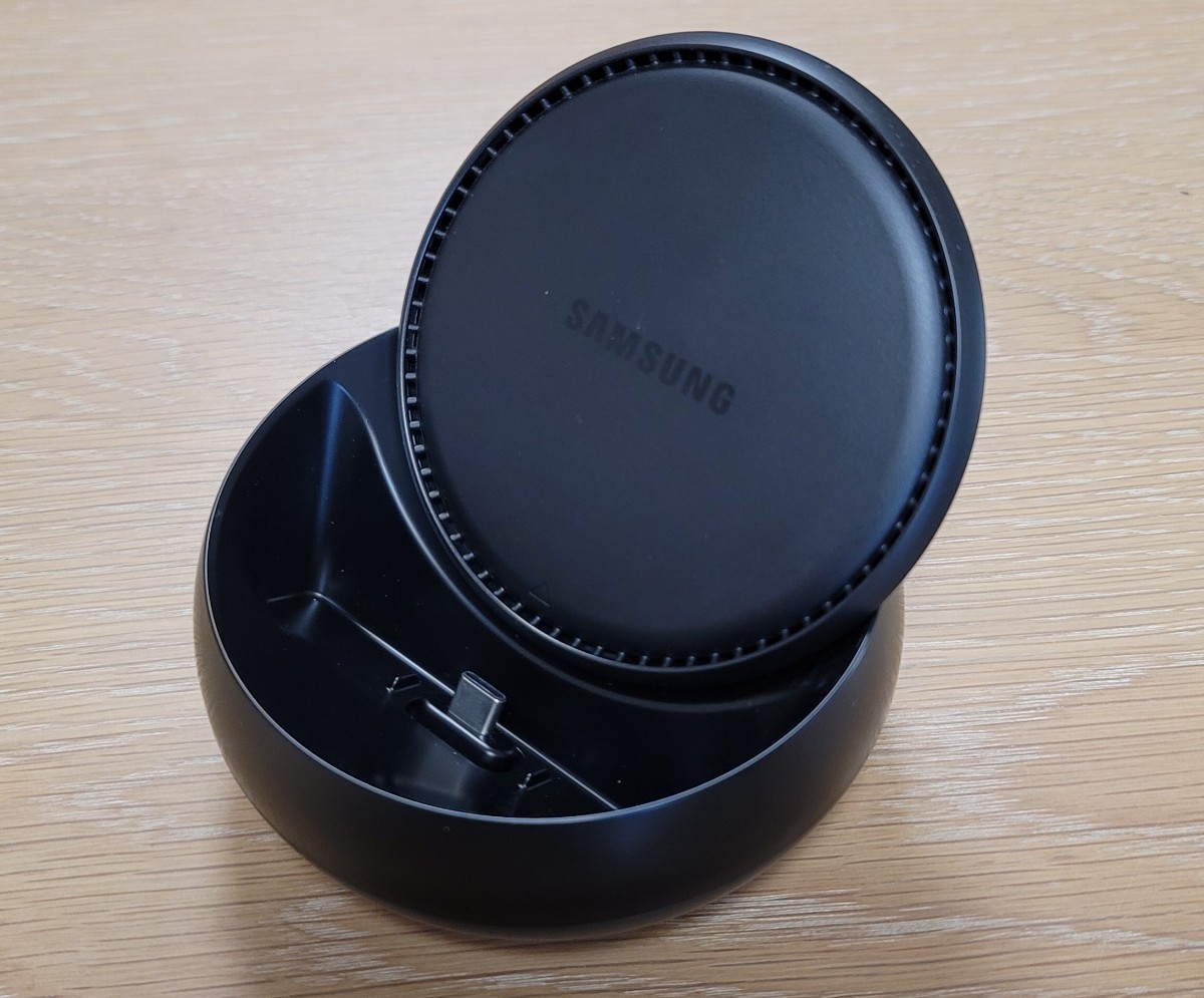 Samsung Galaxy DeX Station EE-MG950TBEGJP スマホ画面をPCモニタへ表示