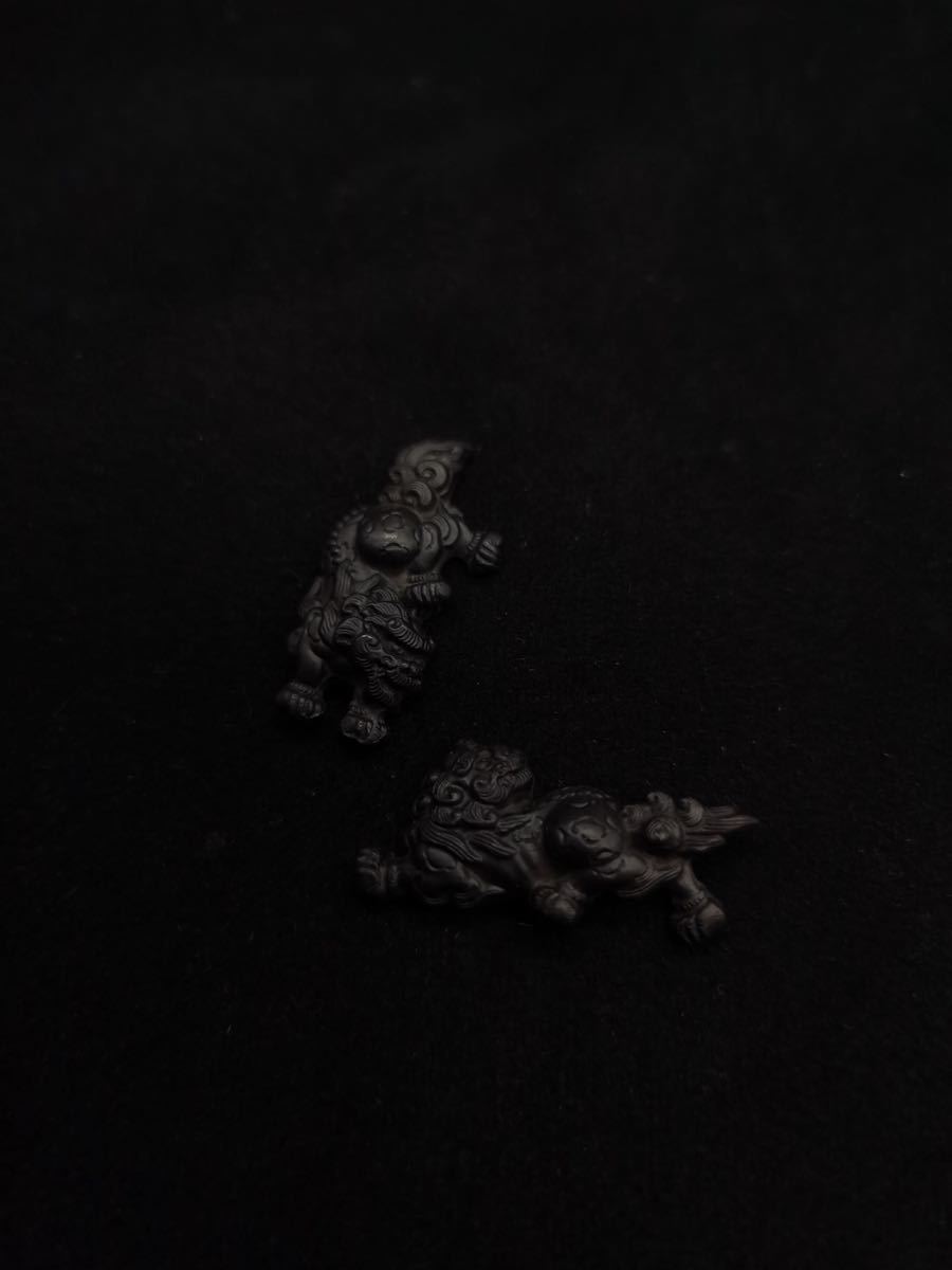s-043 黒唐獅子図目貫 容彫 日本刀 武具 刀装具 銅製 小道具 鍔 目貫