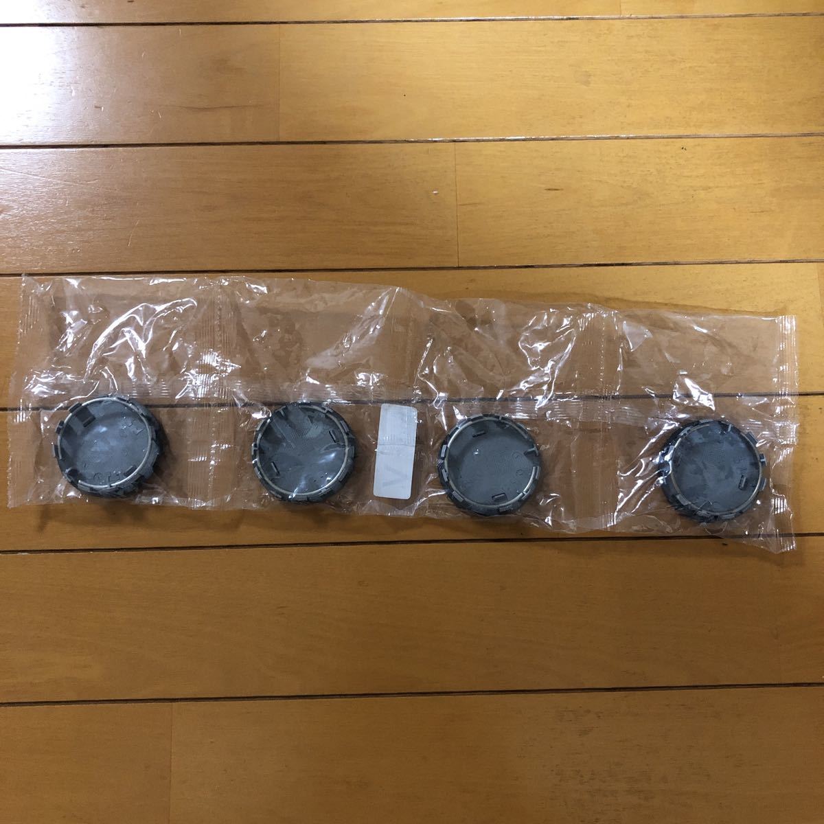 日産 ノート E13 ニスモ ホイールセンターキャップ4個セット 未使用品 