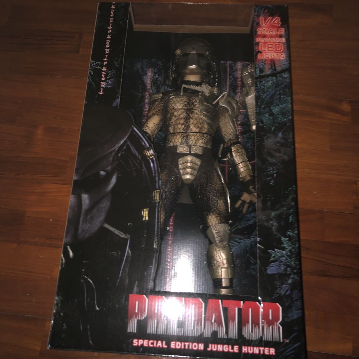 ネカPREDATOR/ ジャングルハンター・プレデター with LEDライト 1/4