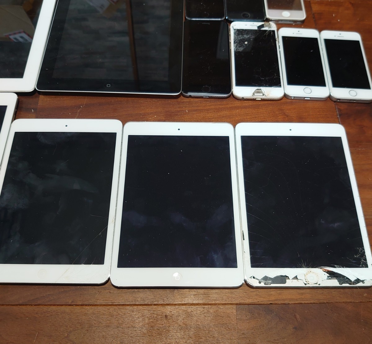 iPad Air/第4世代/第3世代/mini2/mini/iPhone6/5s/5/4/SE本体まとめて