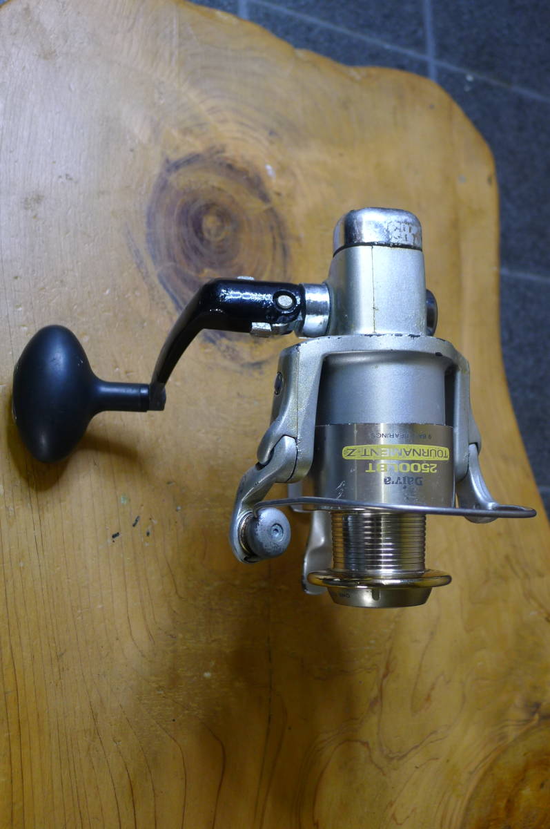 II412 daiwa/ダイワ スピニングリール 2500LBT TOURNAMENT-Z