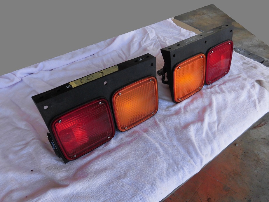 C）テールランプ(赤・オレンジ) 小糸製 新車外し品、ほぼ同等ですので