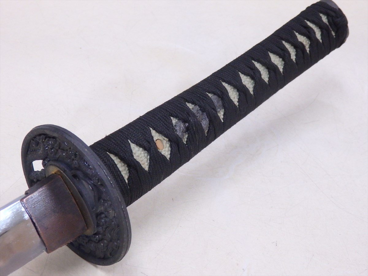 【現状品】模造刀 10本 まとめ 太刀 脇差 透かし鍔 龍鍔 鞘 模擬刀 日本刀 現状品】模造刀 10本 まとめ 太刀 脇差 透かし鍔 龍鍔 鞘 模擬刀