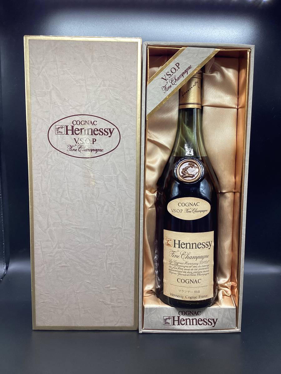 8445□ 未開栓 Hennessy/ヘネシー コニャック V.S.O.P 40％ 700ml 箱付