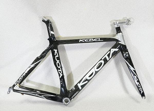 美品 クォータ ケベル フルカーボンフレーム Mサイズ