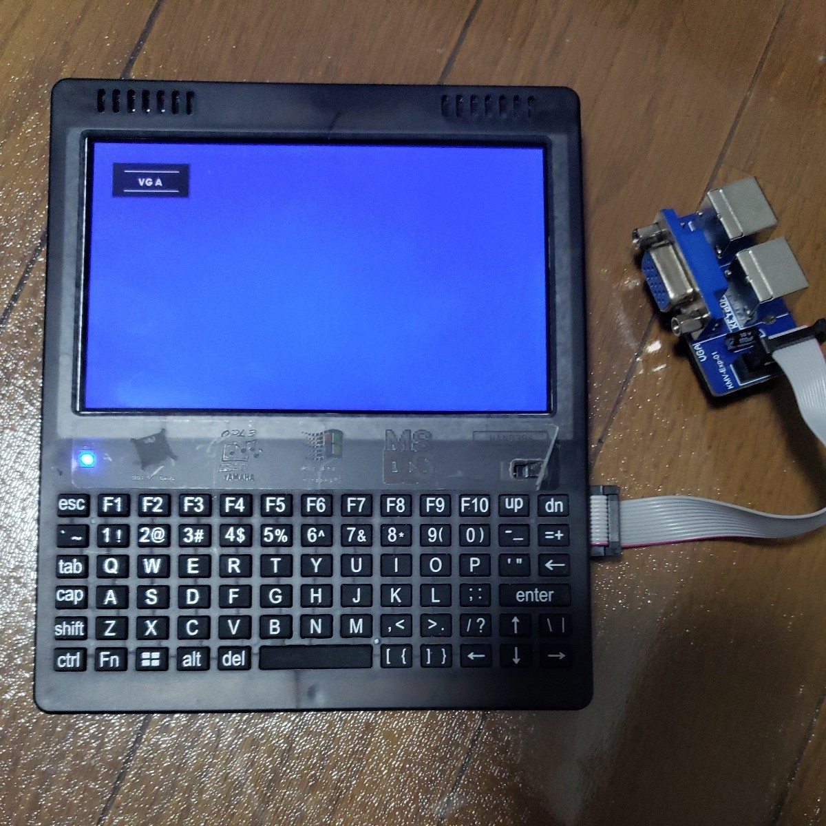 Windows95、MS-DOSがネイティブに動くポケットPC「Hand386」【386sx