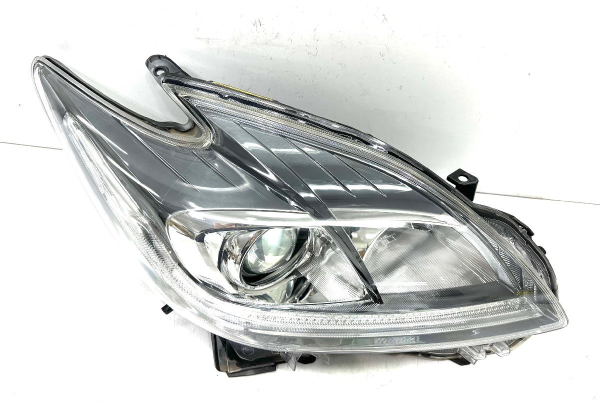 ☆研磨レンズ綺麗☆ トヨタ プリウス ZVW30 後期 純正 右 HID ヘッド