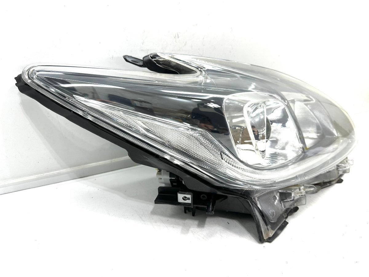 ☆研磨レンズ綺麗☆ トヨタ プリウス ZVW30 後期 純正 右 HID ヘッド