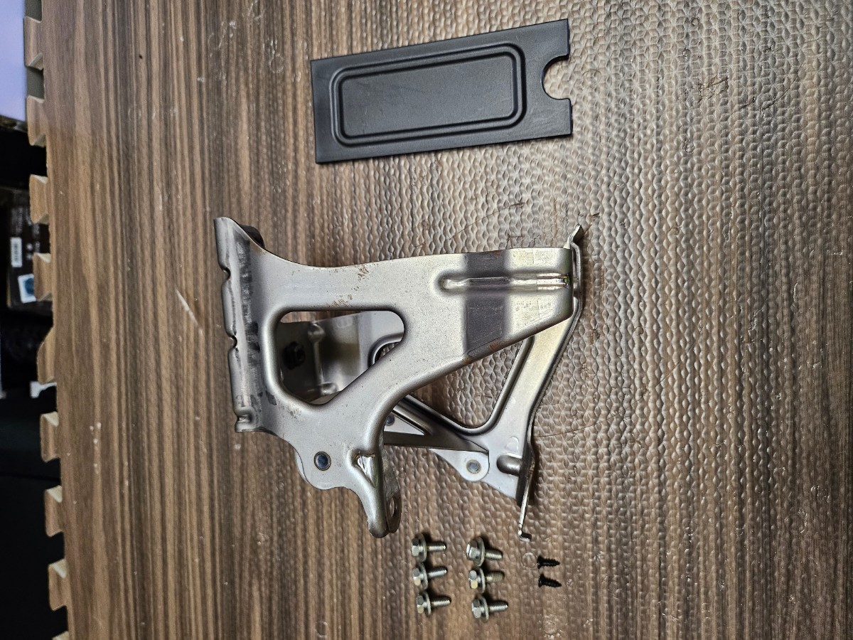コンソールボックス アクア | トヨタ トヨタ純正部品 アームレスト アームレスト付 純正 NHP10 トヨタ(純正) センターコンソール Q8709IS 車内アクセサリーの価格比較なら コンソールボックス(アームレスト付) のパーツ アームレスト(コンソールボックス|車内収納