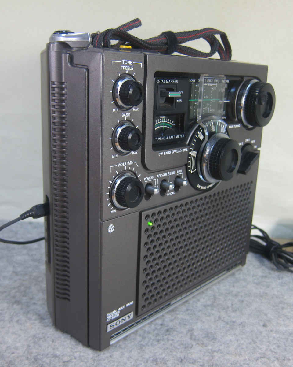 SONY ソニー スカイセンサー ICF-5900 FM/AM/SW1/SW2/SW3 5バンドレシーバー 後期モデル 電源表示付 AC/DCアダプター付 動作確認品 11-31_8
