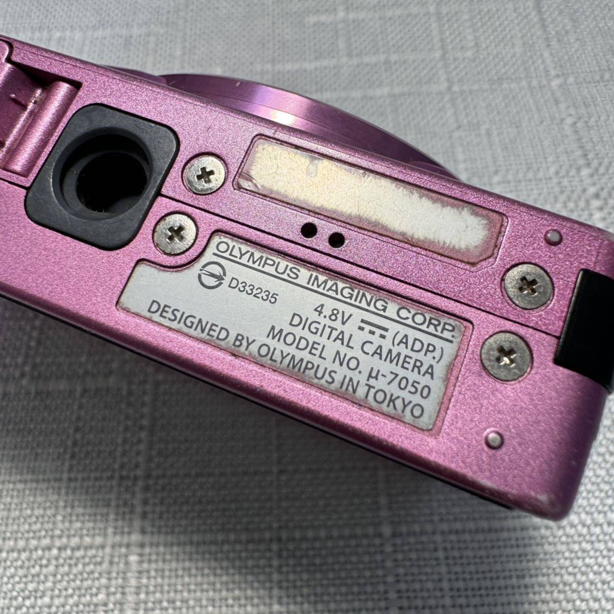 OLYMPUS オリンパス コンパクトデジタルカメラ μ-7050 ピンク 動作未確認 本体 バッテリーのみ