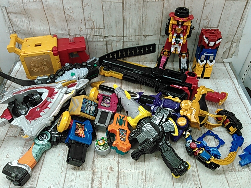 Hd6715-098♪【送料未定】ジャンク 戦隊シリーズ ライダー系 特撮