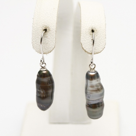 タヒチ黒蝶真珠パールフックピアス　ケシ　マルチカラー　K14WG製