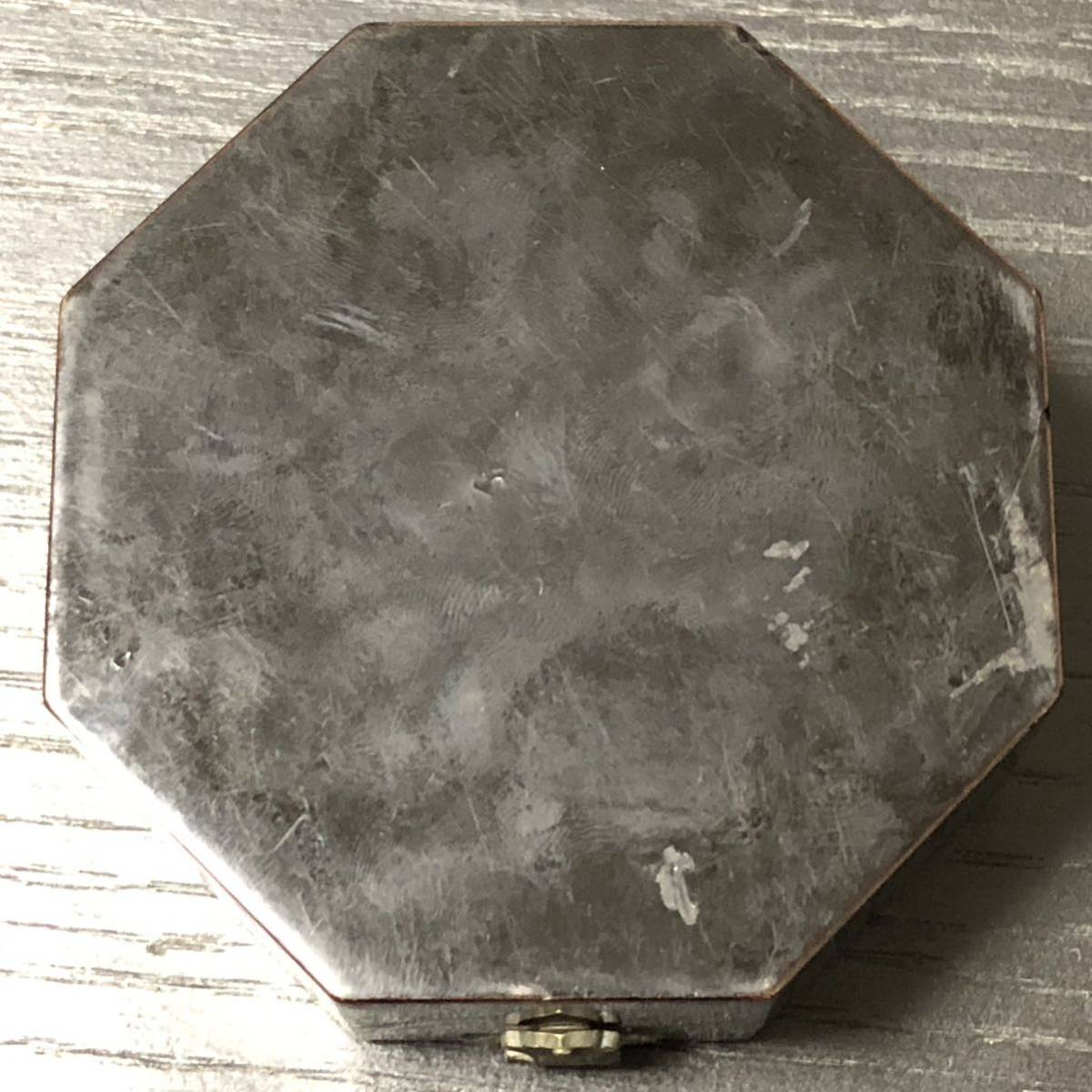 【送料無料】 旧日本軍 陸軍 海軍 勲章 記章 徽章 勲三等旭日中綬章 本体のみ 送料無料 旧日本軍 陸軍 海軍 勲章 記章 徽章 勲三等旭日中綬章 本体 【