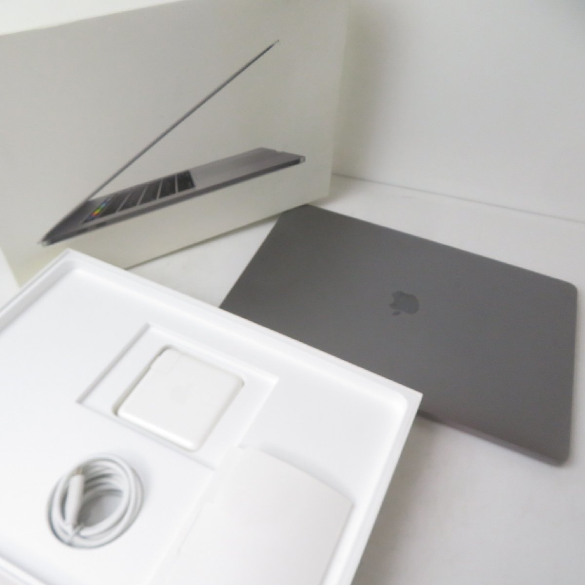 Pro MacBook | Apple Core A1707 Space Gray 13,3 - ᐉ Refurbished the Intel ESA-Tech Model)