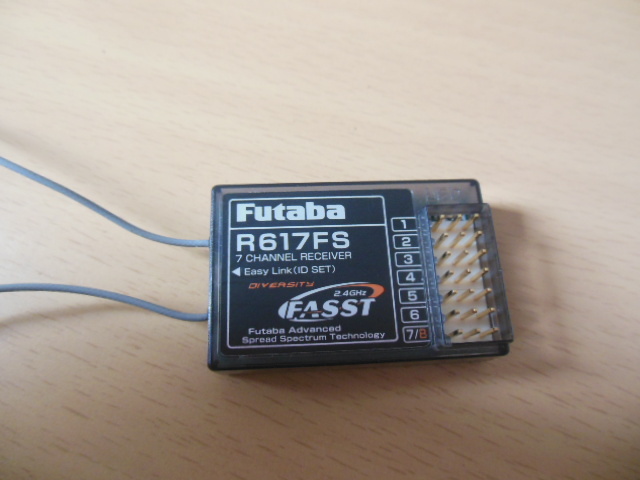 Futaba R617FS 7チャンネル受信機 フタバR617FS 7チャネルの2.4GHz