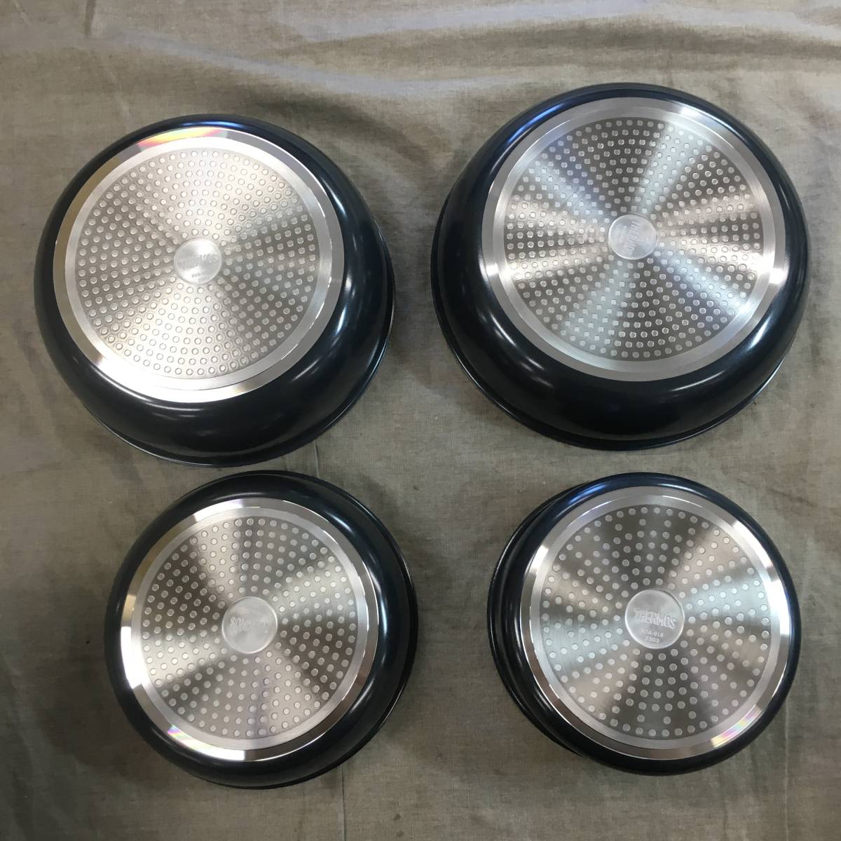 未使用 サーモス デュラブルシリーズ 取っ手のとれるフライパン10点セットAA IH対応 グレー KSA-10A GY