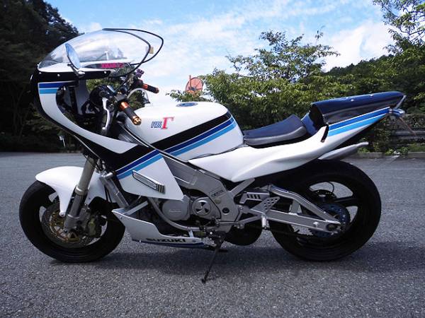スズキ RGVガンマロケットカウル 250cc 売り切り(126cc-250cc)｜売買