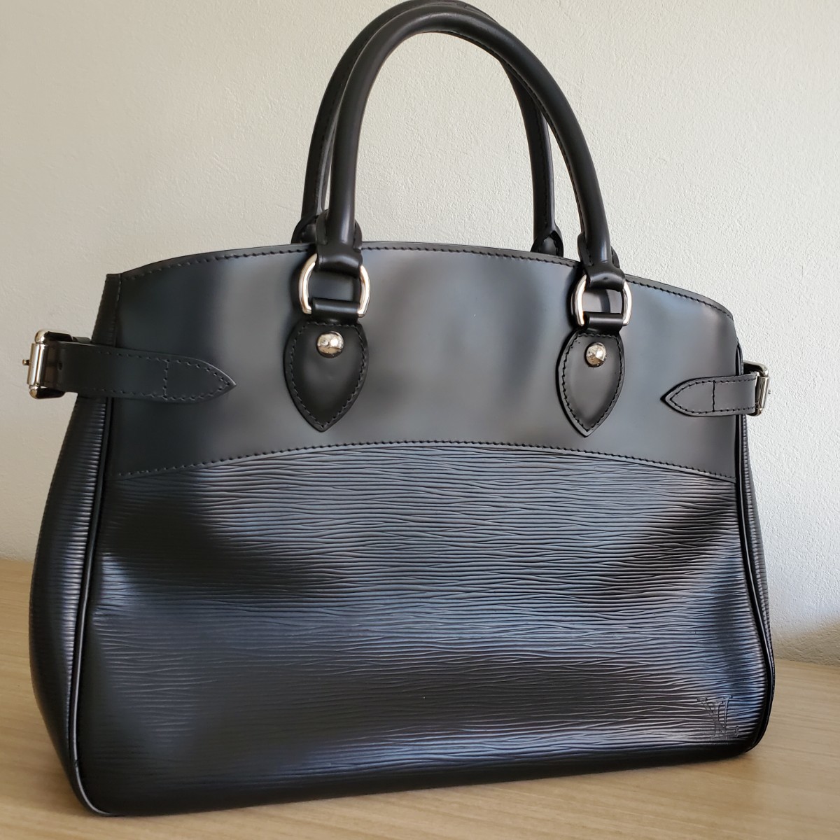 c13 LOUIS VUITTON ルイヴィトン エピ ハンドバッグ 黒