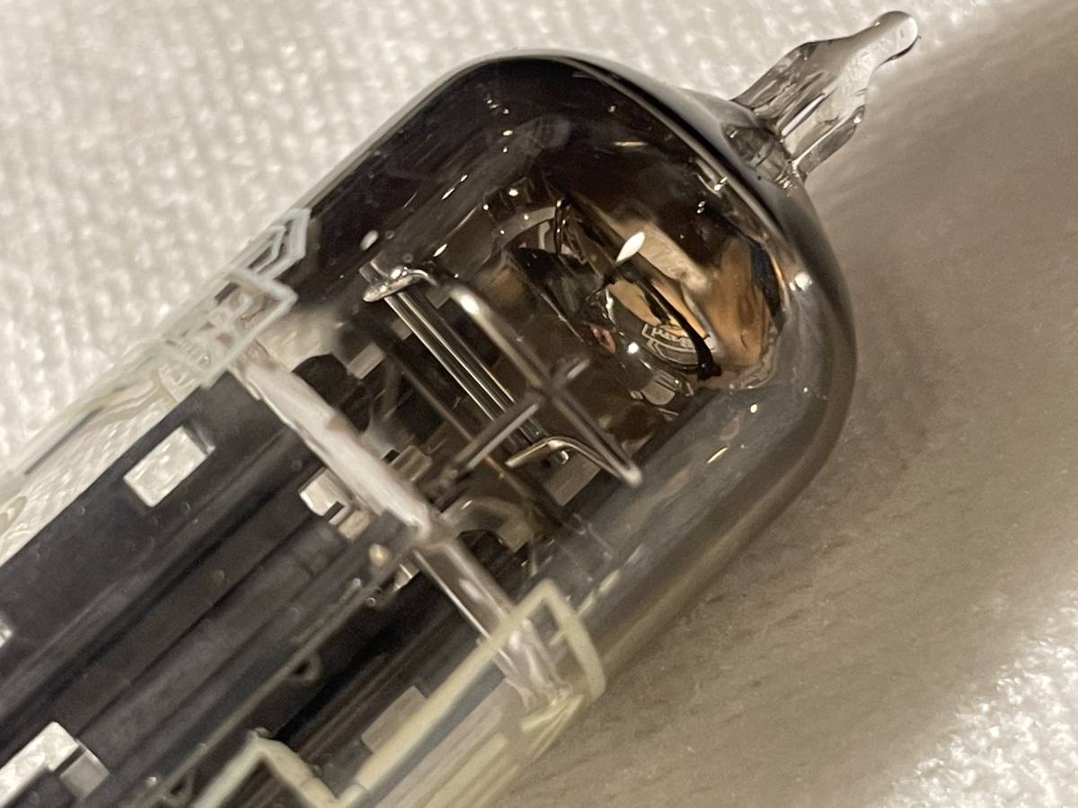 ⁄ 6CA4 真空管は CV493⁄6X4⁄6Z4 真空管に代わるもので、高精度