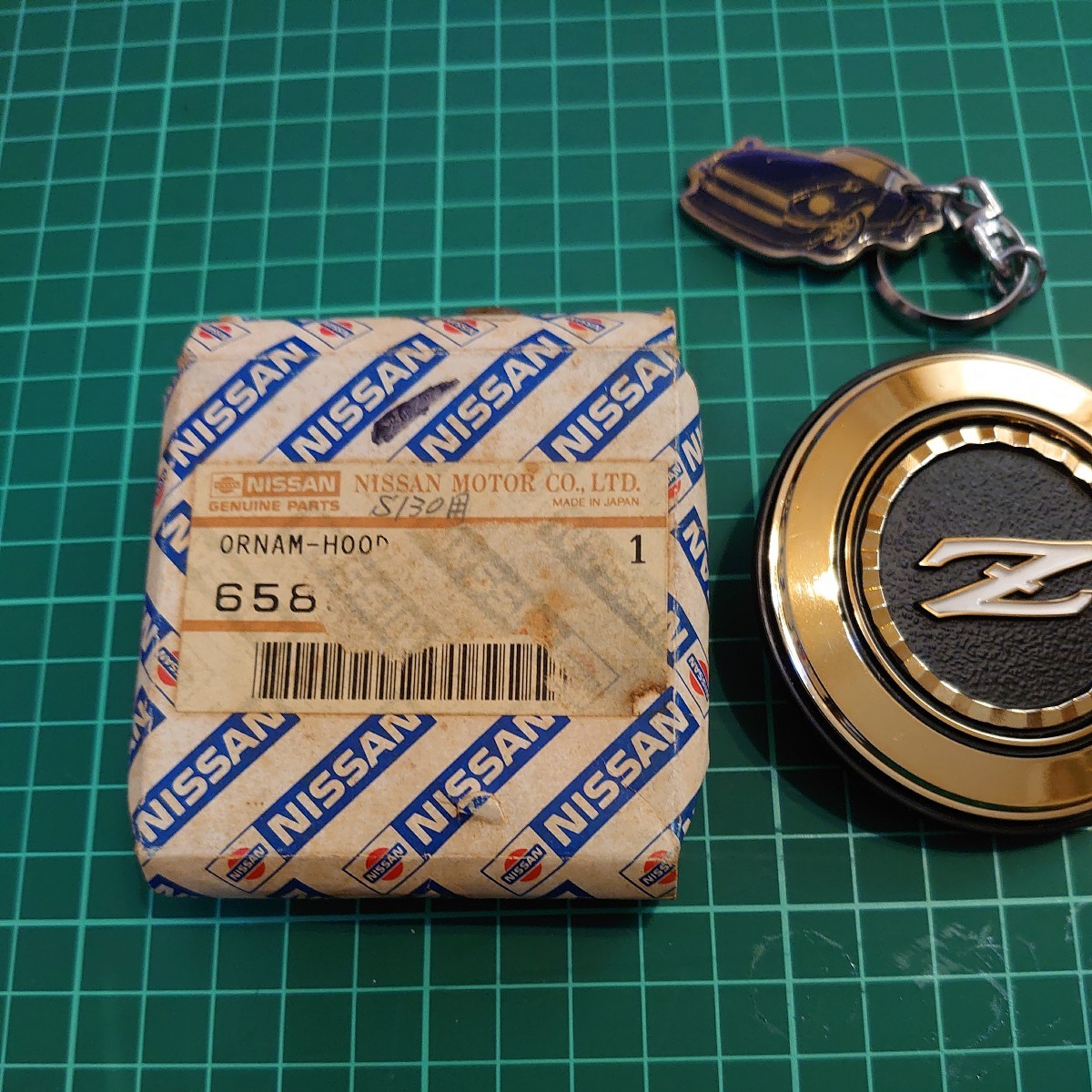 日産 フェアレディZ 輸出用130Zゴールドエンブレム NISSAN 未使用 