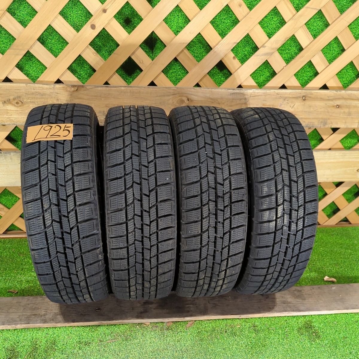 送料無料　1925 グッドイヤー　165/55R14 バリ山　スタッドレスタイヤ　４本　８分山　2018 激安プライス
