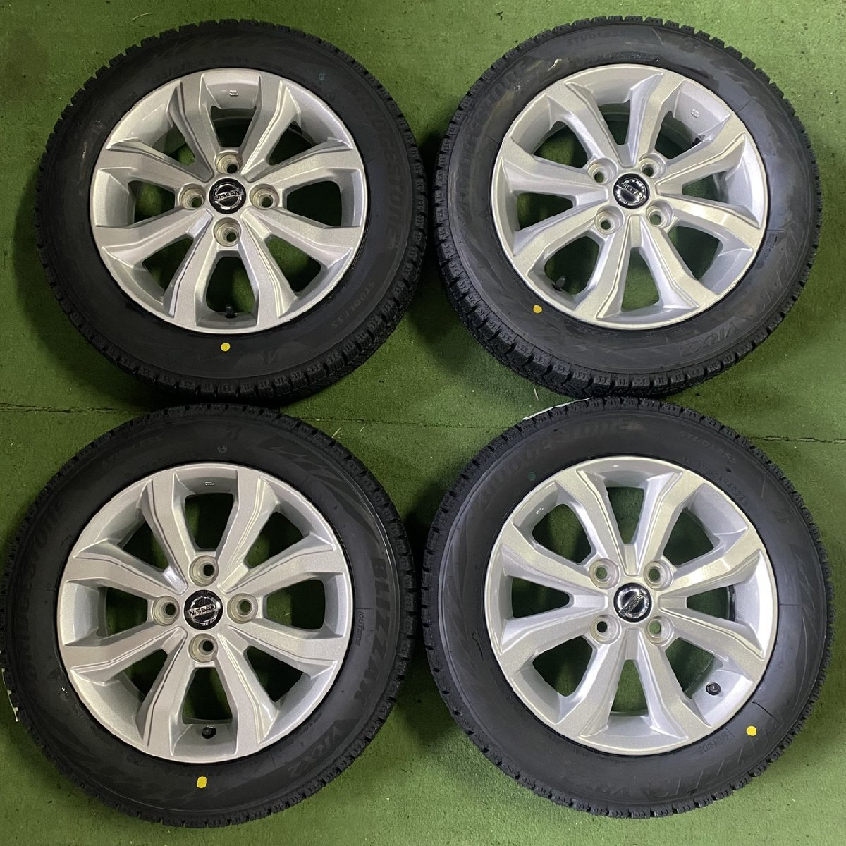 お得，品質保証 155/65R14 スタッドレス ホイールセット 四本 ニッサン デイズ ルークス 純正 タイヤ 2023年 VRX2(スタッドレスタイヤ)｜売買されたオークション情報、yahooの商品情報をアーカイブ公開 - オークフ 4穴