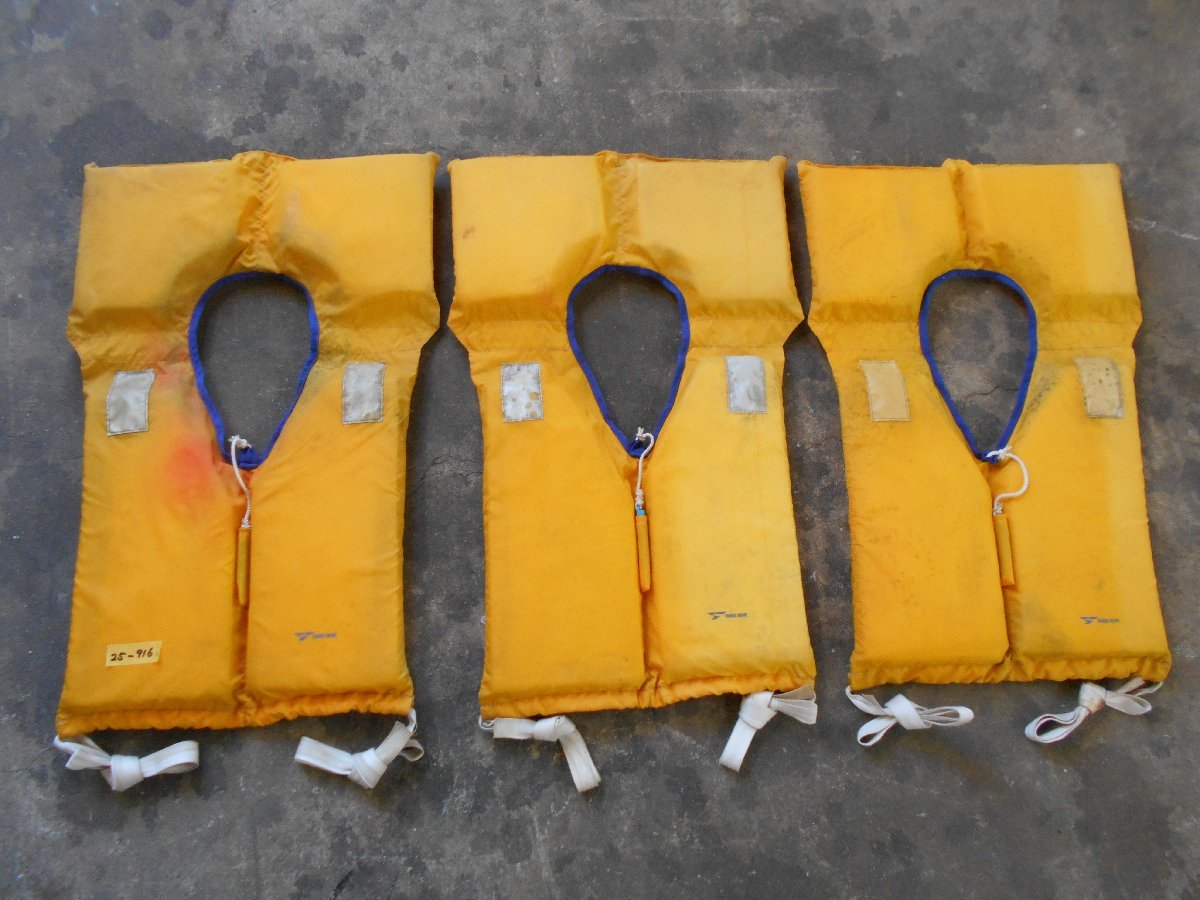 25-916 3着セット 小型船舶用固型式救命胴衣（大人用） 運輸省型式承認 桜マーク有り TV-2型 笛付 法定備品、船検備品、レンタル等