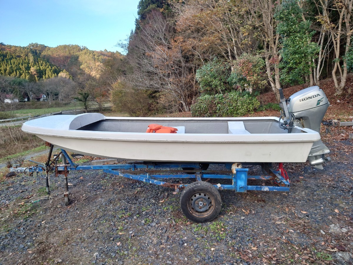 ヤマハ TRI12 エンジン4スト15馬力 トレーラー付き(小型モーターボート 