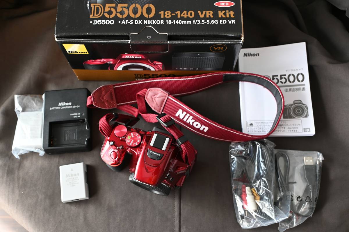ショット数3，831枚(ご参考) Nikon D5500 ボディ(赤) レッドモデル 