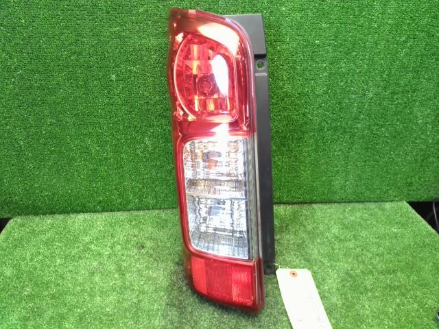 NV350キャラバン LDF-VW2E26 左テールランプ K23 T008 26555-3XA0B