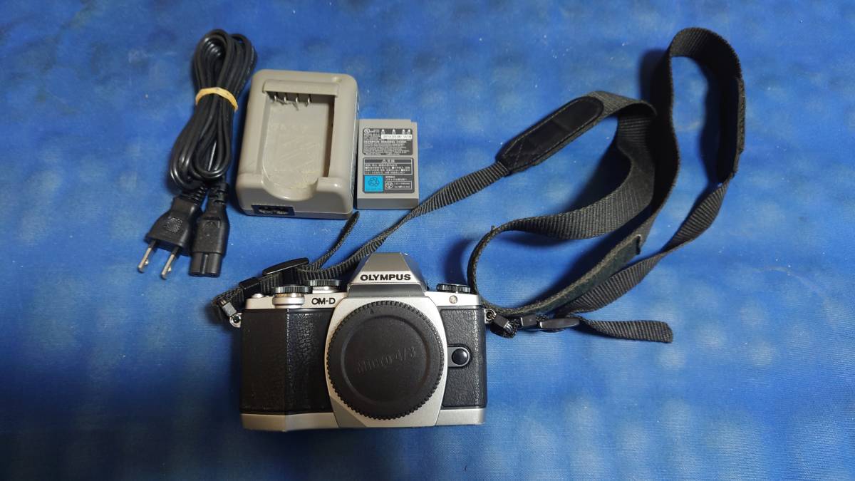 OLYMPUS オリンパス OM-D E-M10 ボディ　■B1