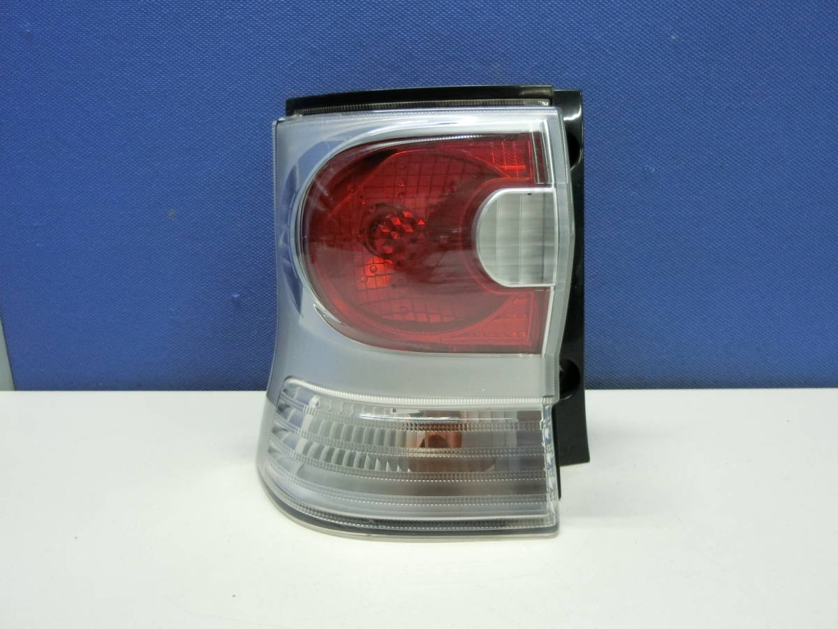 BB643] タントカスタム L375S 左テールライト 左テールランプ