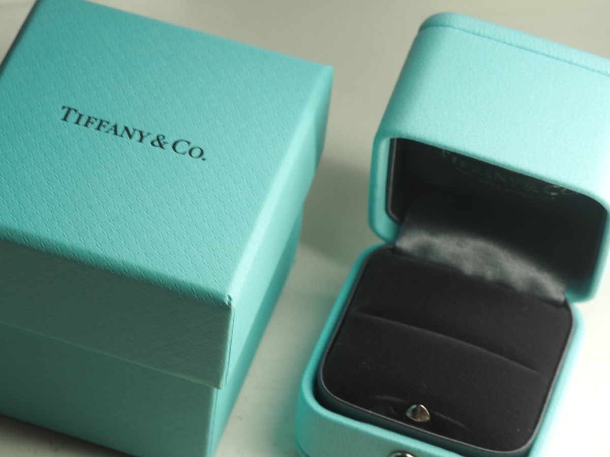 TIFFANY&Co. ティファニー　ブルーボックス　リングケース　箱　Love 　　